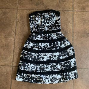 White House Black Market Strapless Dress‎ Floral Bl